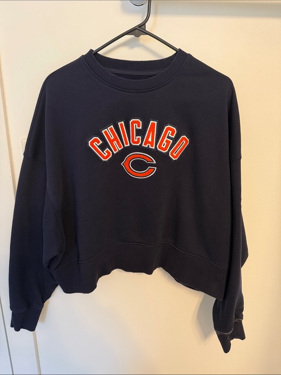 Pro Standard Tops - Women’s Chicago Bears Sweatshirt